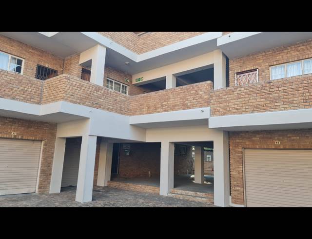 3 BEDROOM APARTMENT FOR SALE IN RUSTENBURG CENTRAL